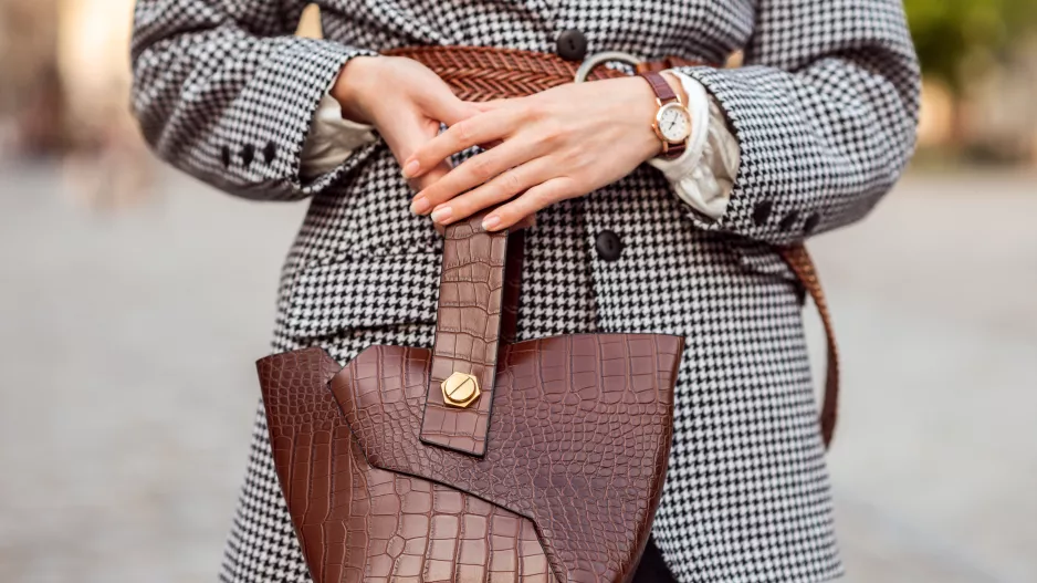 Čas na novou kabelku? Nečekejte na Ježíška. Tyto 3 modely ovládnou zimu 2025/2026