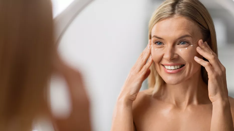 Jak na unavené oči: Vraťte jim jiskru s pomocí těchto 5 tipů. Vše začíná u hydratace