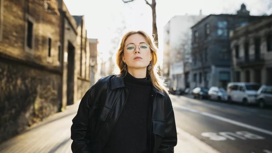 Pokud byste si měli koupit na zimu jen jeden jediný kousek, měl by to být tento. Kombinovat se dá se vším a vypadá skvěle