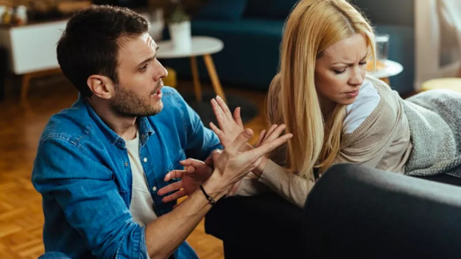 Proč se o Vánocích hádáme víc než jindy? Na vině jsou podle psychologa rozdíly generací, odlišné představy i únava
