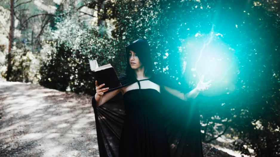 Co říkají nejslavnější současní proroci o roce 2026? Parker předpovídá zemské posuny, Athos Salome varuje před technologiemi