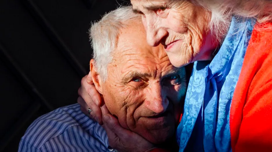 Opuštěné Vánoce: Jak se cítí lidé v domovech důchodců během vánočních svátků