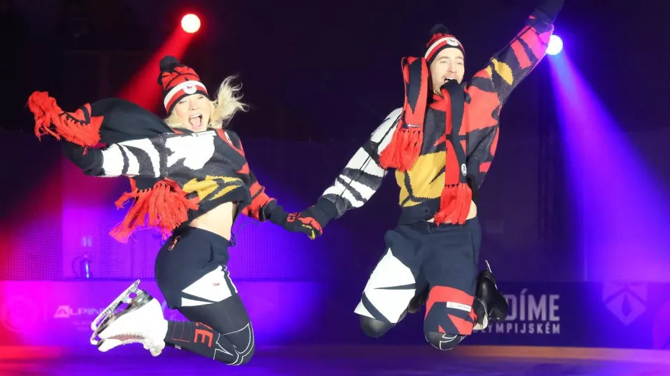 Retro olympijská kolekce vyvolává rozpaky: Volné svetry s legínami v německých barvách se Čechům nelíbí