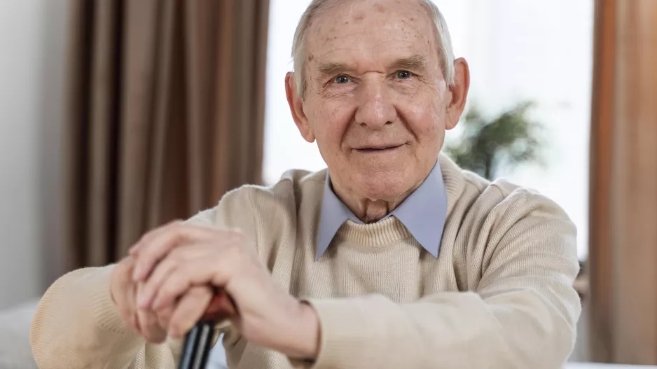 “Děti mě daly do pečovatelského domova a nevezmou si mě ani na Vánoce,” je smutný Stanislav. Odpovídá Pavel Pařízek