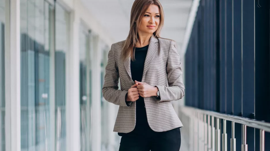 Revoluce v oblékání: Legíny se hodí i do kanceláře, a přitom je pořídíte levně