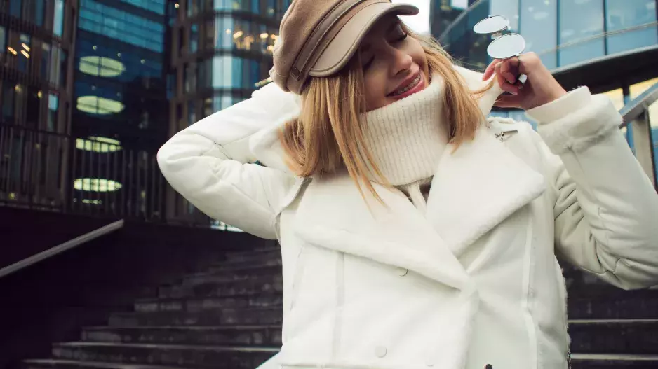 Móda v barvě sněhových vloček: Bílá nemusí být nepřítel. Víme, jak ji nosit s grácií