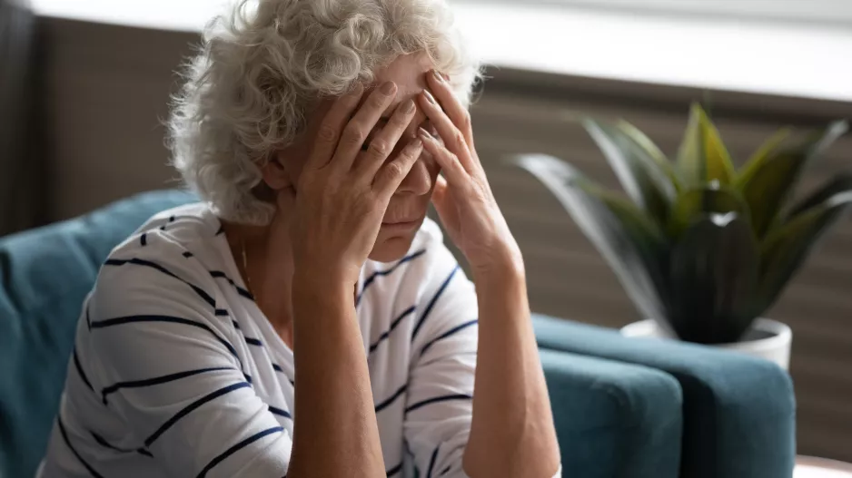 “Starám se o naši mámu a můj bratr si mezitím užívá bezstarostný život,” běduje Milena