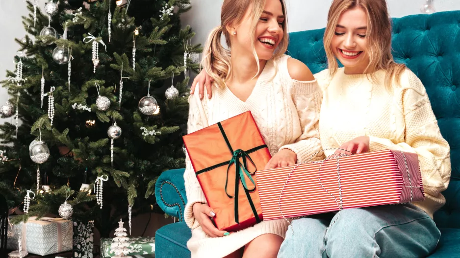 Dejte si pozor na boty, zrcadlo nebo peněženku jako dárek. S nimi darujete i smůlu a potíže