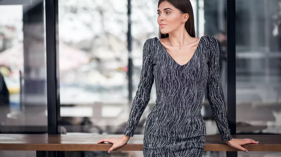 Plesová sezona je tu: Vyberte si společenské šaty, ve kterých okouzlíte i po 50