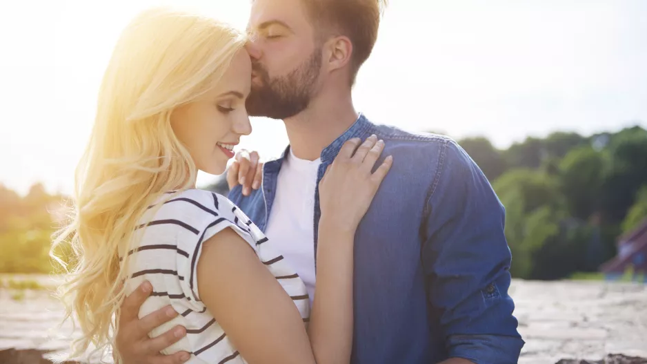 Partnerský horoskop na rok 2026: Lvi budou zářit, Raci řešit city a Vodnáře čekají osudová rozhodnutí