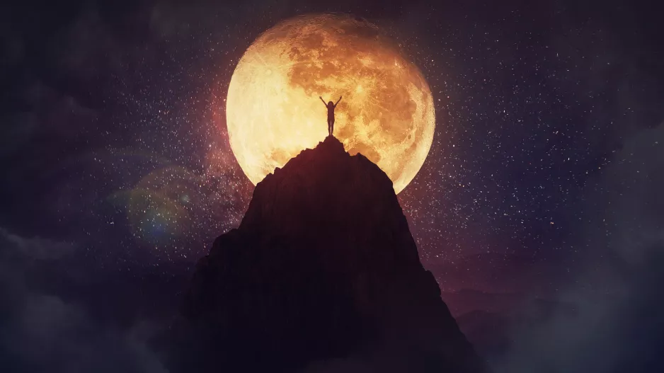 Využijte silnou energii úplňku. Únorový Sněžný Měsíc přináší zklidnění i vnitřní bilancování