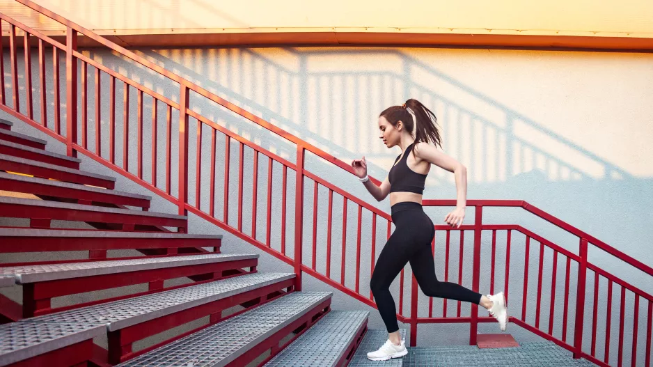 Schody místo posilovny: Stačí 15 minut denně pro štíhlejší nohy a lepší kondici