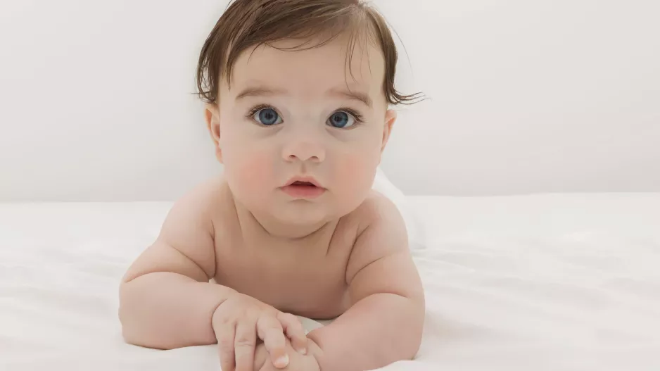 Nejoblíbenější dětská jména roku 2025? V Praze frčí jiná než na Moravě, mizí tradiční oblíbenci