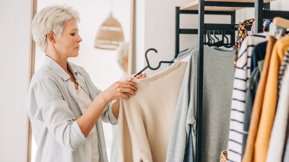 5 nejčastějších chyb v módě, které dělají ženy po 50. Nahraďte je těmito chytrými triky