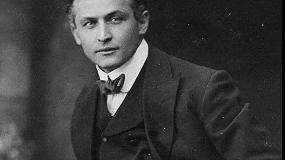Harry Houdini: Krále pout a neskutečných útěků nakonec dostihla smrt, kterou nikdo nečekal