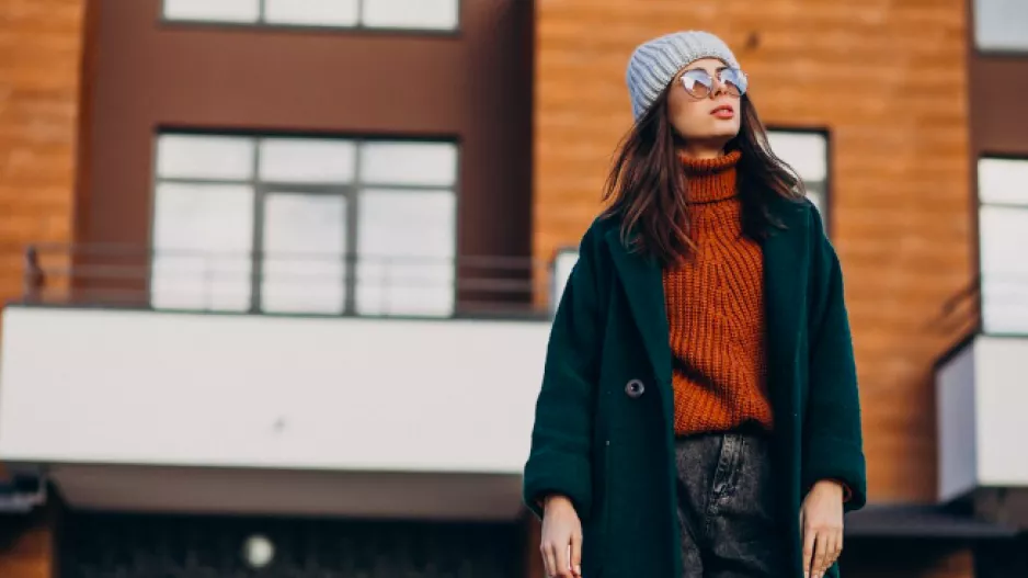 Obyčejný styl ženám sluší nejvíce. Pořiďte si tyto tři základní kousky 