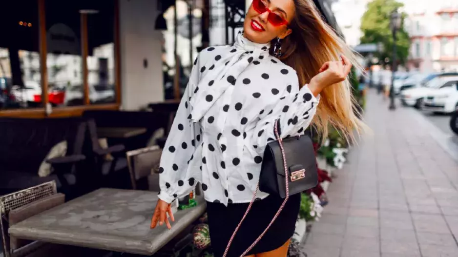 Puntíky jako trend, bez kterého si Italky nedovedou představit jaro. Letos vás ale okouzlí jednou zvláštností 