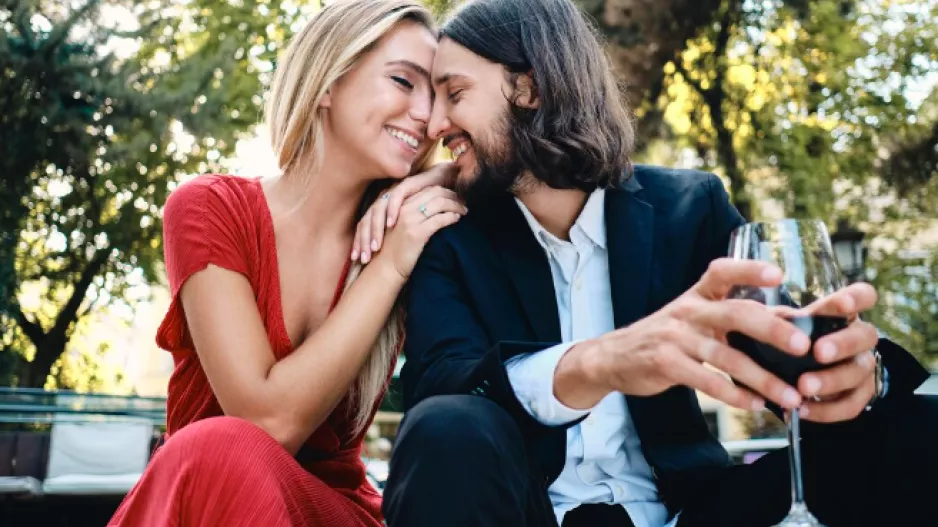 "Začala jsem randit s mužem, který by mohl být mým synem. Jeho energie mě zcela pohltila," svěřila se Ivona