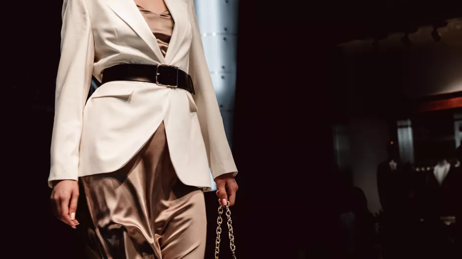 Způsob, jak jednoduše zpestřit šatník: 5 doplňků, bez kterých se letos neobejdete