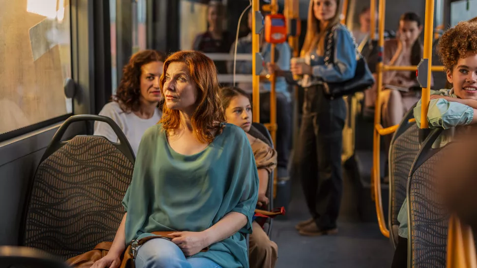 Váš soused chrchlá a vy se bojíte nemoci? Jak se chránit po ataku virů v autobuse, výtahu i čekárně plné marodů