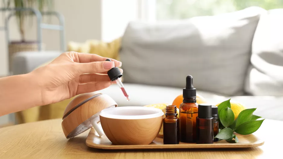 Jak provonět domov? Vsaďte na éterické oleje. Namíchat si je můžete podle nálady