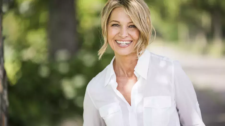 Účesy pro rok 2026, které vás omladí. Geometrické střihy už se nenosí, zkuste tento