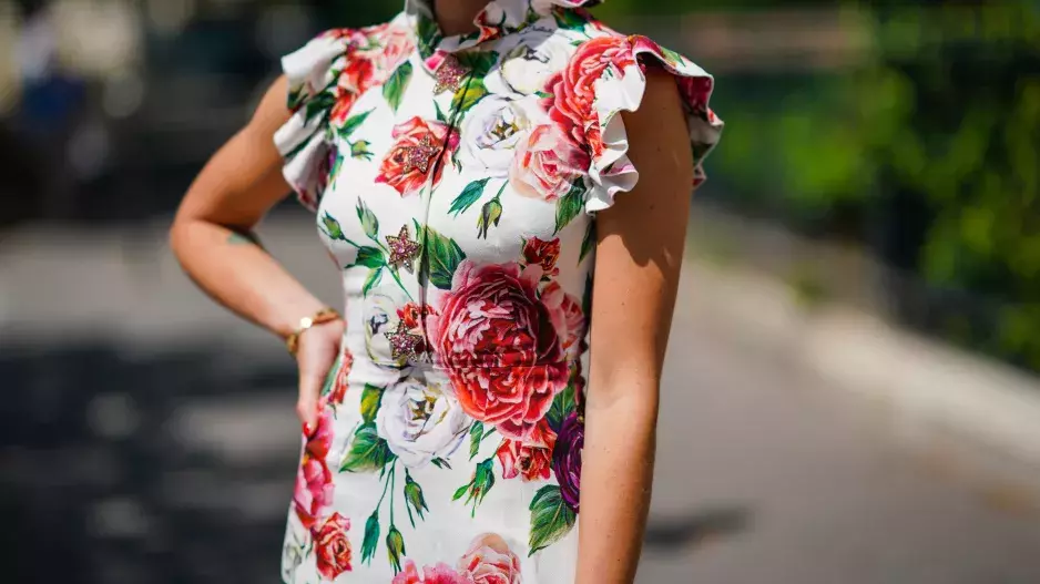 Nechte šatník rozkvést: Vzory, díky kterým omládnete o 10 let. Na kostky ale pozor