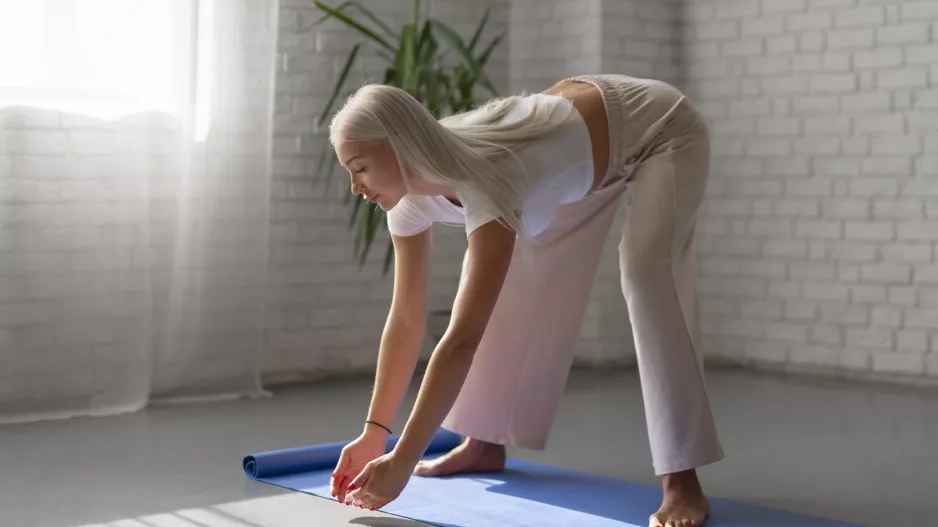 Somatické cvičení dobývá svět: Objevte jemné pohyby, které vás zbaví chronické bolesti