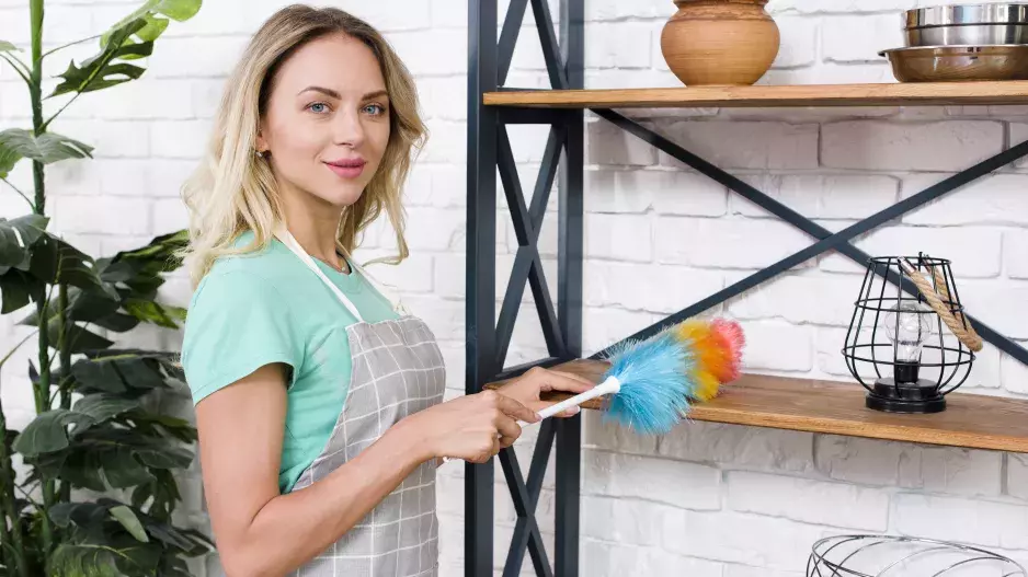 Jak zamezit usedání prachu na nábytku? Oblíbená aviváž se hodí nejen na praní