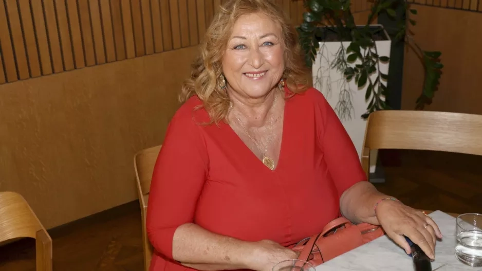 Svérázná Halina Pawlowská: Žena mnoha talentů vždy uměla nosit svá kila navíc. Osudový muž jí náhle zemřel, ale dnes je šťastná. Nedávno všechny překvapila výraznou proměnou