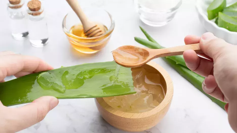 Krása za pár korun: Přírodní domácí kosmetika ze surovin, které běžně používáte