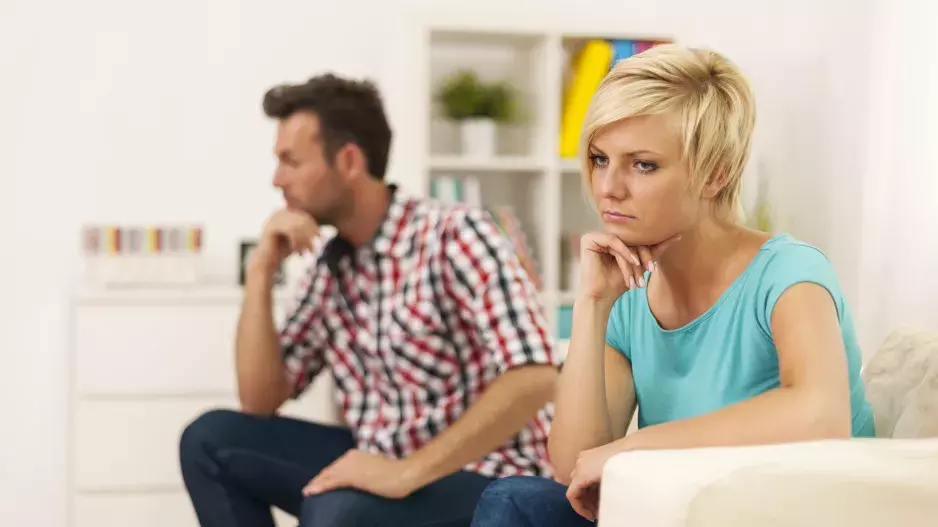 “Manžel bezvýhradně poslouchá svou matku, dokonce ostříhal naši dceru na kluka," je bezradná Sylva