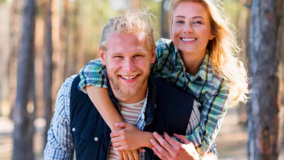 Jste v produktivním věku? Pak můžete randit s mladším mužem. Ti totiž preferují vyzrálou ženu