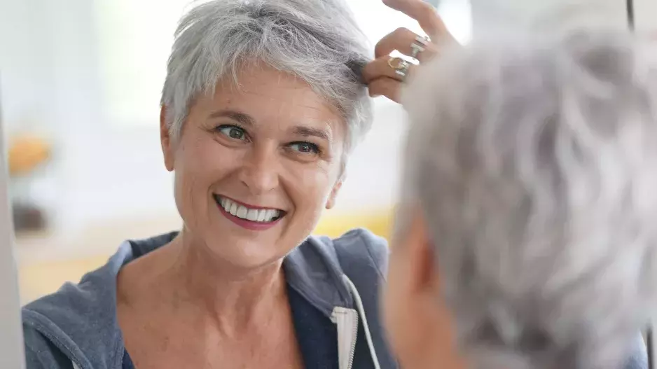 Pivní kosmetika řeší potíže s vlasy a pokožkou v období kolem menopauzy