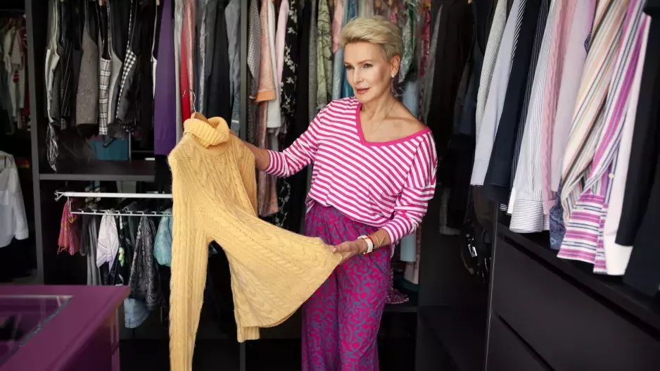 5 kousků oblečení, které jsou po 50 jednoznačně pasé: Víme, čím je stylově nahradit