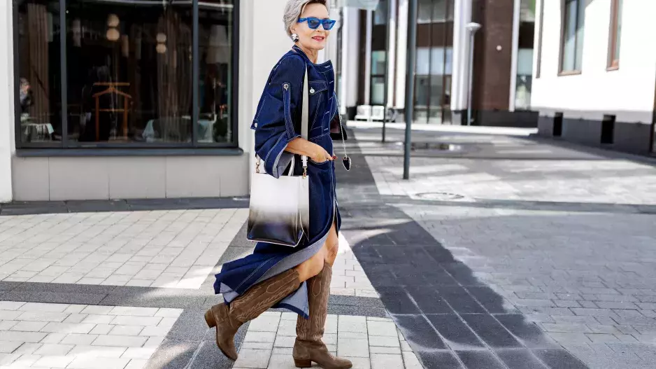 Bermudy nenechávejte až na léto. Zajímavě oživí i jarní šatník, sluší s kozačkami i dlouhým pláštěm