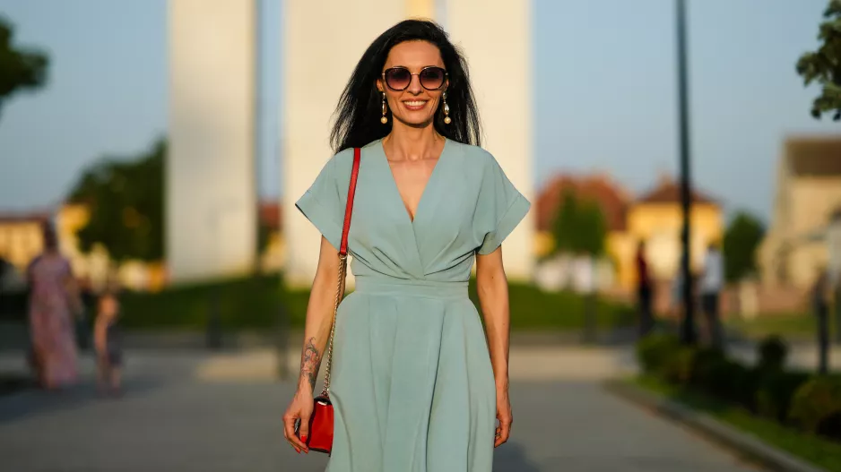 Šaty pro každý typ postavy: Tyhle rafinované kousky obzvláště lichotí zralým ženám