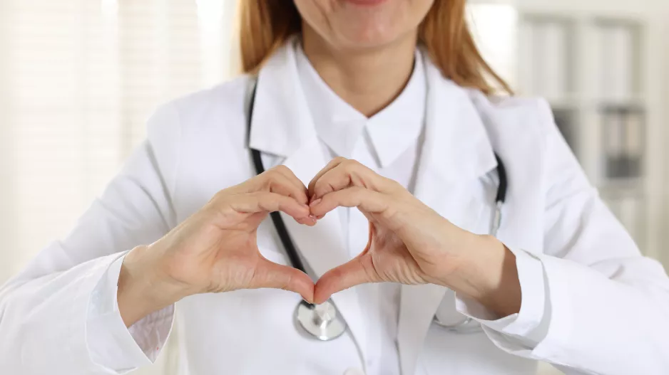 Infarkt a mrtvice udeří bez varování. Jak poznat, že jde o vteřiny, a proč kardiologové sázejí na léky proti obezitě