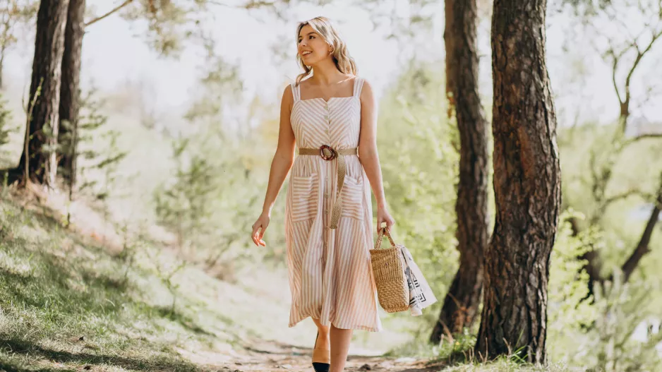 Lehký len je letní must have. V menopauze si ho zamilujete, mačkavý efekt dodá elegantnímu looku prázdninovou uvolněnost