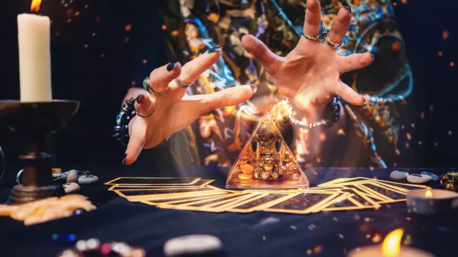 Tarotový výklad na následující týden: Vytáhněte si jednu ze tří karet a zjistěte, co vás čeká. Budou to finanční problémy, nejistota nebo nová láska?