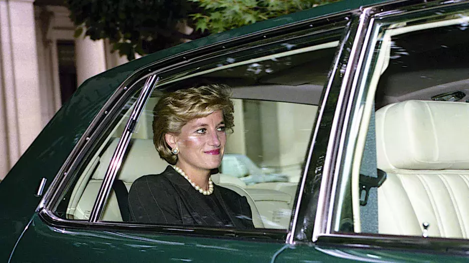 Celebrity, které věří horoskopům: Angelina Jolie plánuje podle hvězd, dala na ně i princezna Diana