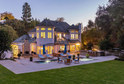 Luxusní dům Reese Witherspoon nabízí dostatek místa a komfortu nejen pro rodinu, ale i pro hosty a služebnictvo.