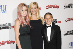 Reese je hrdou maminkou tří dětí.
