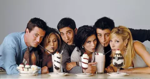 Seriál Přátelé: Kdo měl být původně Rachel, proč hrál Bruce Willis zadarmo a kdo byl první na scéně?