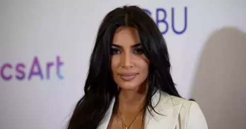 Realita bez příkras. Kim Kardashian na party bez retuše nebo opilá Paris Hilton či Britney Spears na večírku
