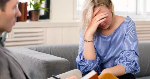 Milada (38): Krutou pravdu jsem se dozvěděla na silvestrovské oslavě. Můj život se od základu změnil. Jaký je názor psychologa?