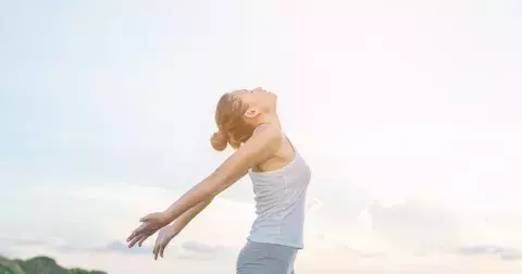 Šťastné vzpomínky mají velkou moc ovlivnit náši náladu, energií i naše okolí. Jednoduché způsoby, jak si je vybavit