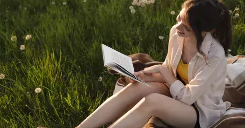 Nejlepší knihy tohoto léta: Které z nich přečtete jedním dechem?