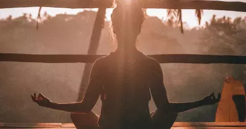 Naučte se svému já říkat tyto věci. Změní vám život, energii i hladinu stresu