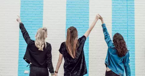 Sedm věcí, které přestaly zralé ženy dělat ve vztazích a jsou díky tomu šťastné. Inspirujte se